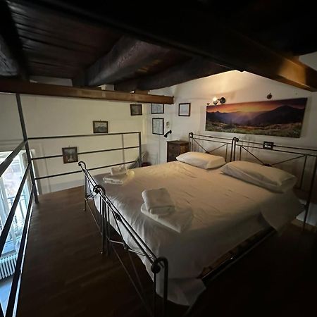 Casa Vacanza Trinita Nápoles Exterior foto